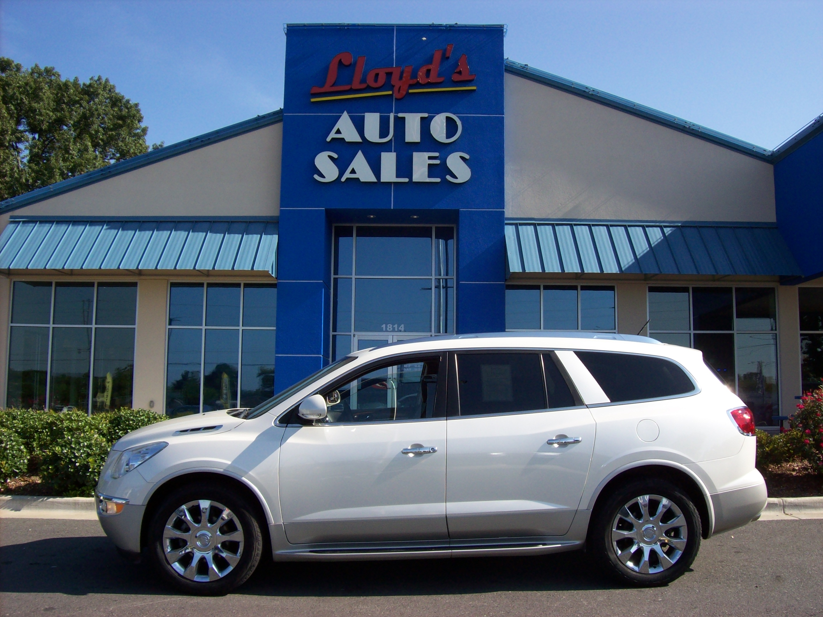 Lloyd's Auto Sales - 2010 Buick Enclave CXL 2XL AWD