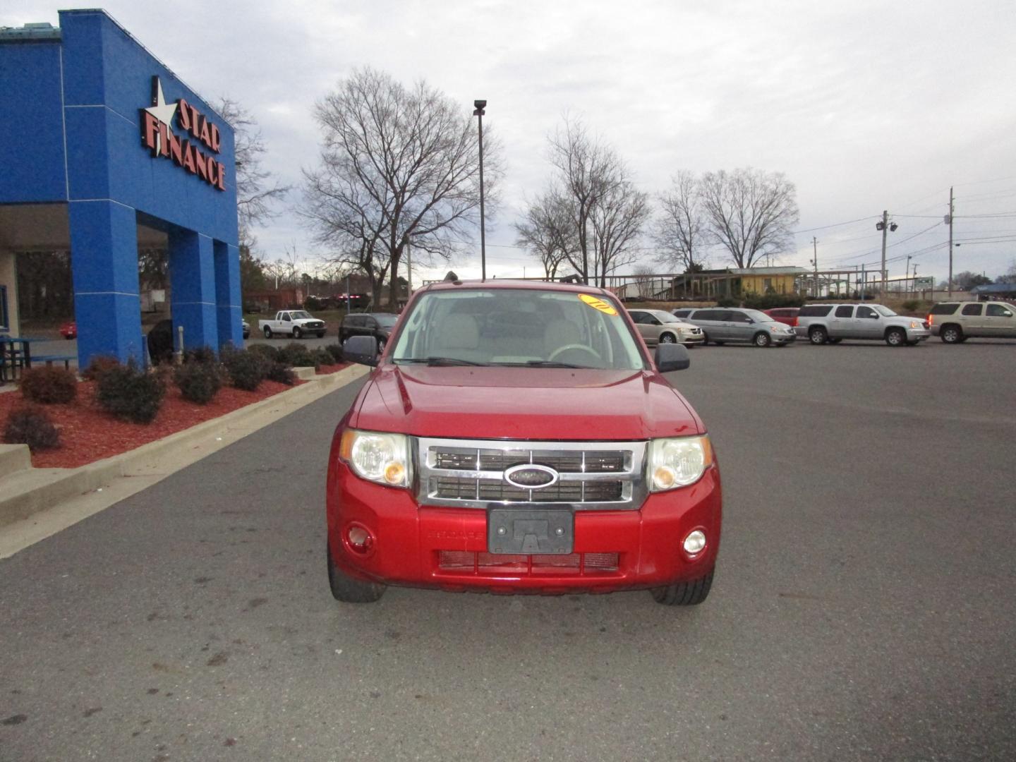 2010 RED /Tan / Cloth Ford Escape XLT FWD (1FMCU0D77AK) with an 2.5L L4 DOHC 16V engine, 6-Speed Automatic transmission, located at 1814 Albert Pike Road, Hot Springs, AR, 71913, (501) 623-1717, 34.494228, -93.094070 - Photo#2