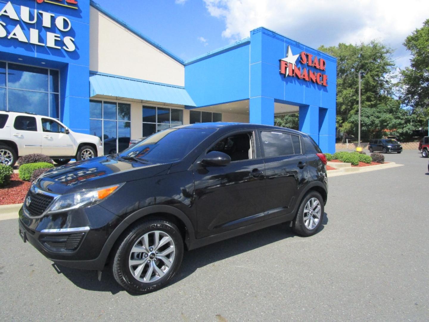 2016 BLACK /Black / Cloth Kia Sportage LX FWD (KNDPB3AC4G7) with an 2.4L V6 DOHC 24V engine, 6-Speed Automatic transmission, located at 1814 Albert Pike Road, Hot Springs, AR, 71913, (501) 623-1717, 34.494228, -93.094070 - Photo#1