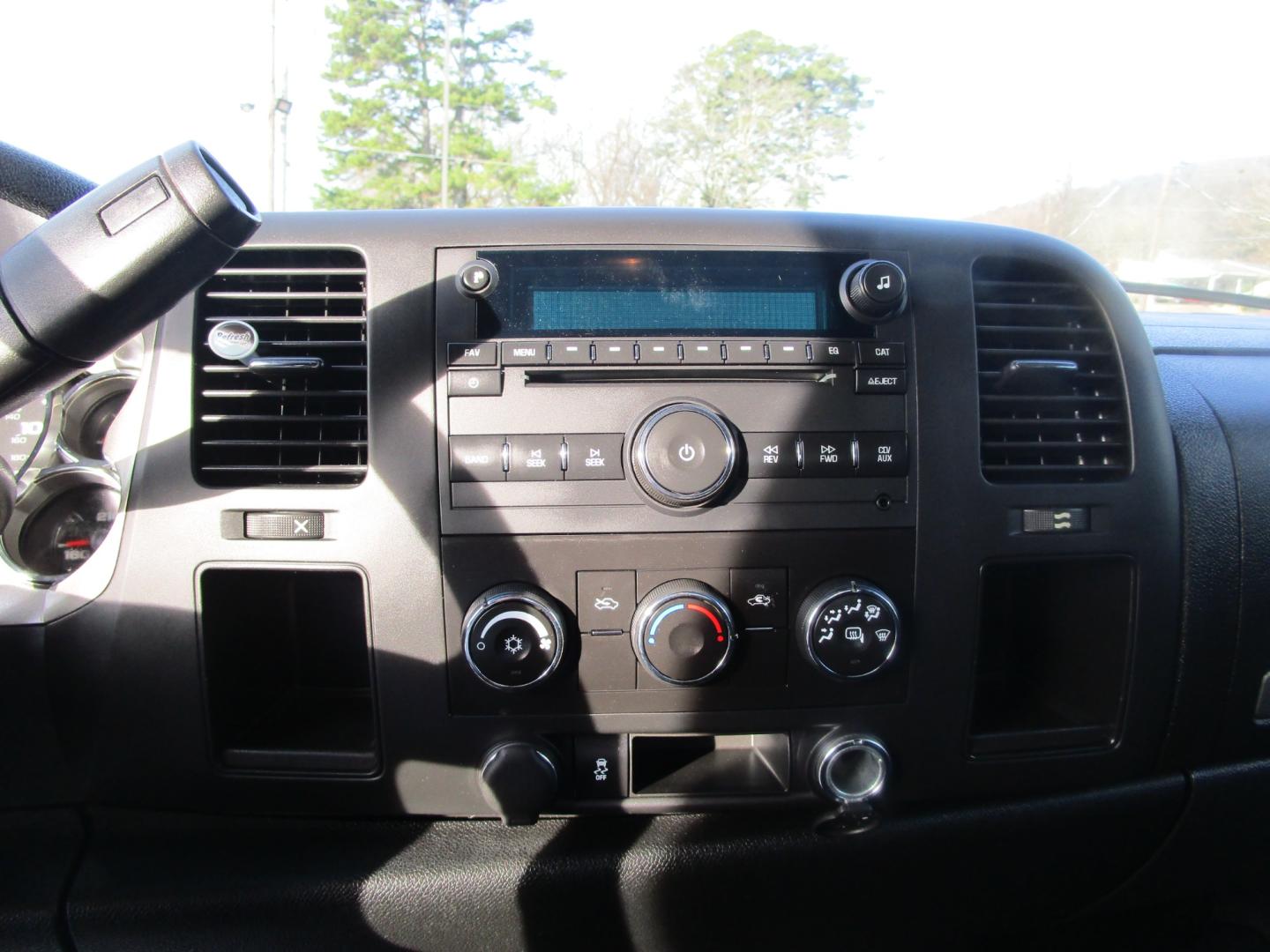 2013 MAROON /Black / Cloth Chevrolet Silverado 1500 LT Ext. Cab Long Box 2WD (1GCRCSEA4DZ) with an 4.8L V8 OHV 16V engine, 4-Speed Automatic transmission, located at 1814 Albert Pike Road, Hot Springs, AR, 71913, (501) 623-1717, 34.494228, -93.094070 - Photo#9