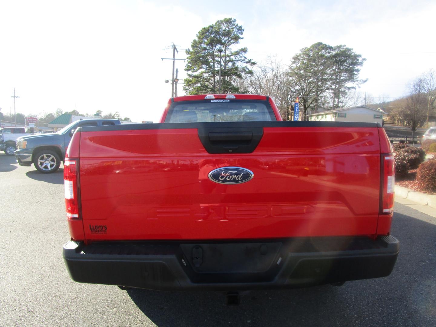 2018 RED /Black / Cloth Ford F-150 XL 8-ft. Bed 2WD (1FTMF1CB1JK) with an 3.3L V6 DOHC 24V engine, 6A transmission, located at 1814 Albert Pike Road, Hot Springs, AR, 71913, (501) 623-1717, 34.494228, -93.094070 - Photo#4