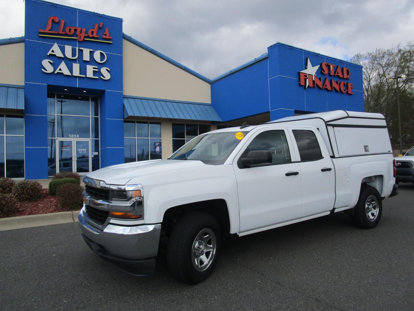 2017 WHITE /Gray / Cloth Chevrolet Silverado 1500 Work Truck Double Cab 2WD (1GCRCNEH1HZ) with an 4.3L V6 OHV 12V engine, 6A transmission, located at 1814 Albert Pike Road, Hot Springs, AR, 71913, (501) 623-1717, 34.494228, -93.094070 - Photo#1