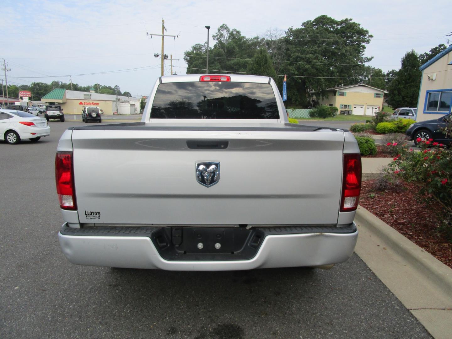 2014 SILVER /Gray / Cloth RAM 1500 Tradesman Quad Cab 2WD (1C6RR6FG9ES) with an 3.6L V6 DOHC 24V FFV engine, 6-Speed Automatic transmission, located at 1814 Albert Pike Road, Hot Springs, AR, 71913, (501) 623-1717, 34.494228, -93.094070 - LESS THAN 100,000 MILES! 3.6L V6. EXTENDED CAB. - Photo#2