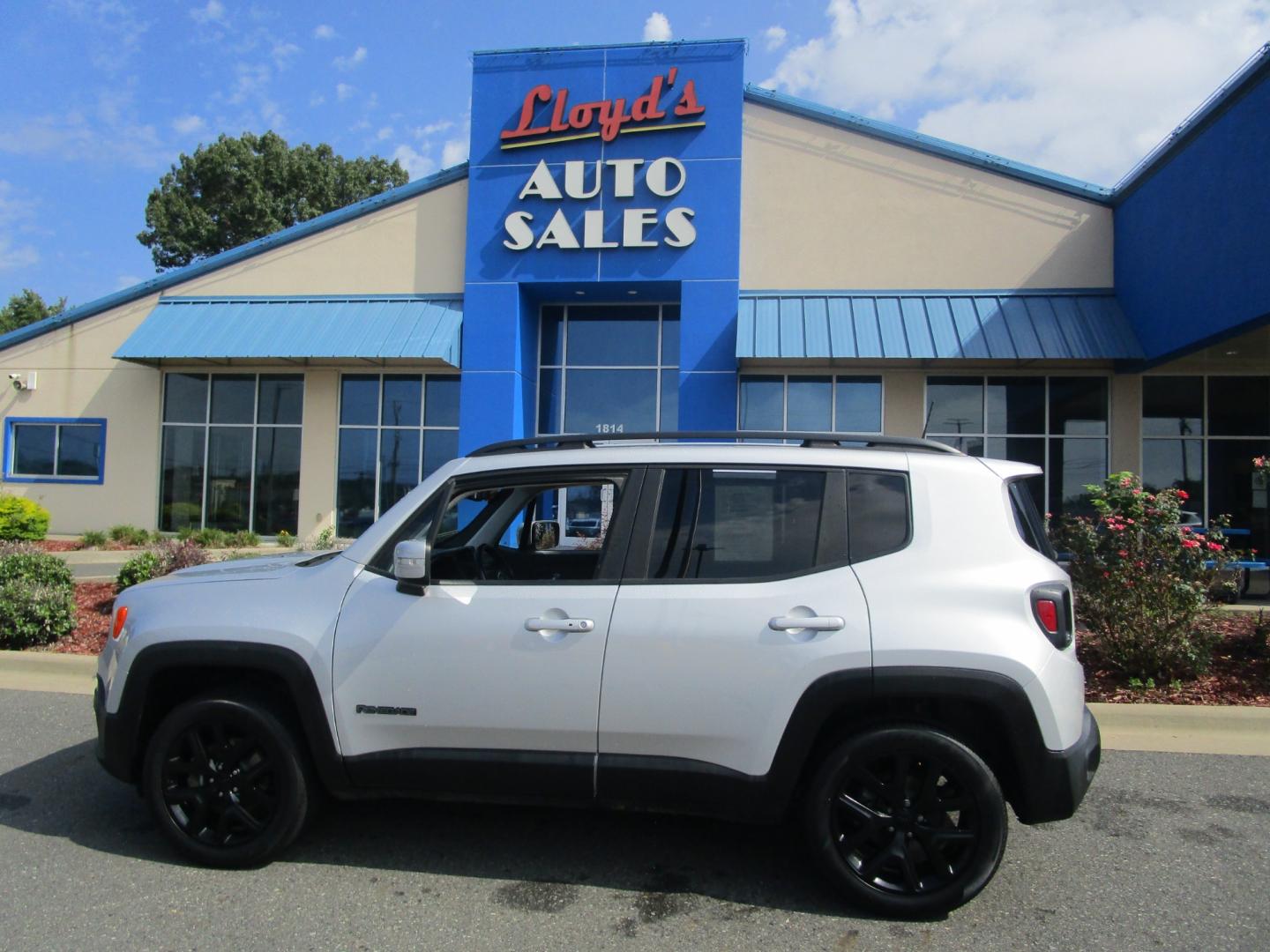 2018 SILVER /Black / Leather Jeep Renegade Latitude 4WD (ZACCJBBB3JP) with an 2.4L L4 DOHC 16V engine, 6M transmission, located at 1814 Albert Pike Road, Hot Springs, AR, 71913, (501) 623-1717, 34.494228, -93.094070 - Photo#1