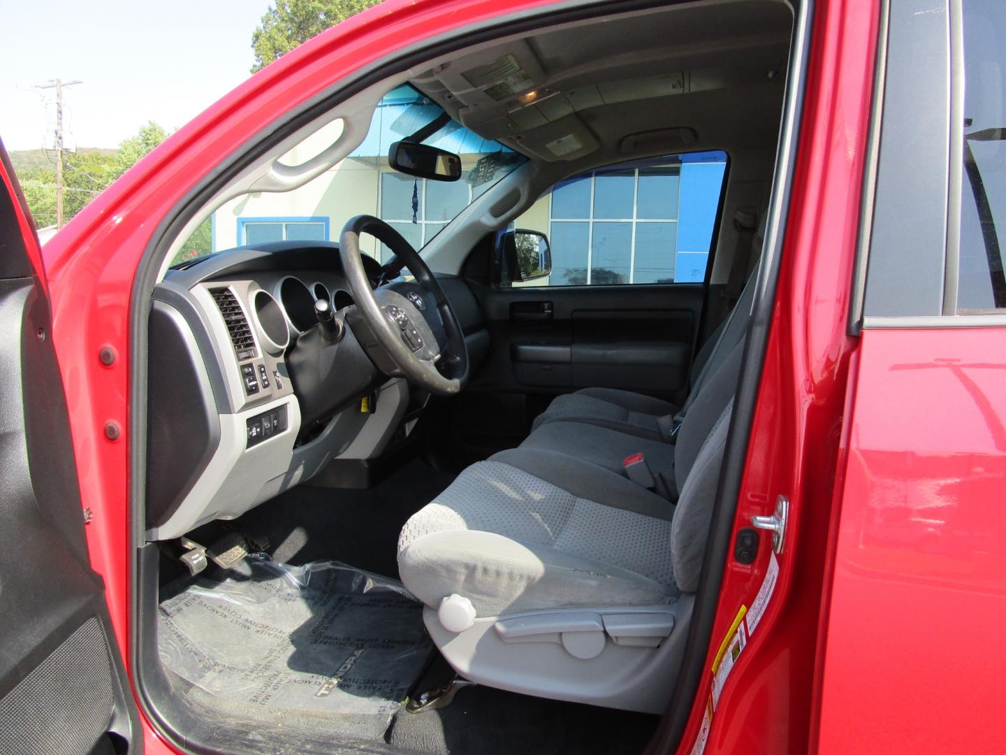 2013 RED Toyota Tundra Tundra-Grade CrewMax 5.7L FFV 4WD (5TFDW5F1XDX) with an 5.7L V8 DOHC 32V FFV engine, 6-Speed Automatic Overdrive transmission, located at 1814 Albert Pike Road, Hot Springs, AR, 71913, (501) 623-1717, 34.494228, -93.094070 - Photo#2