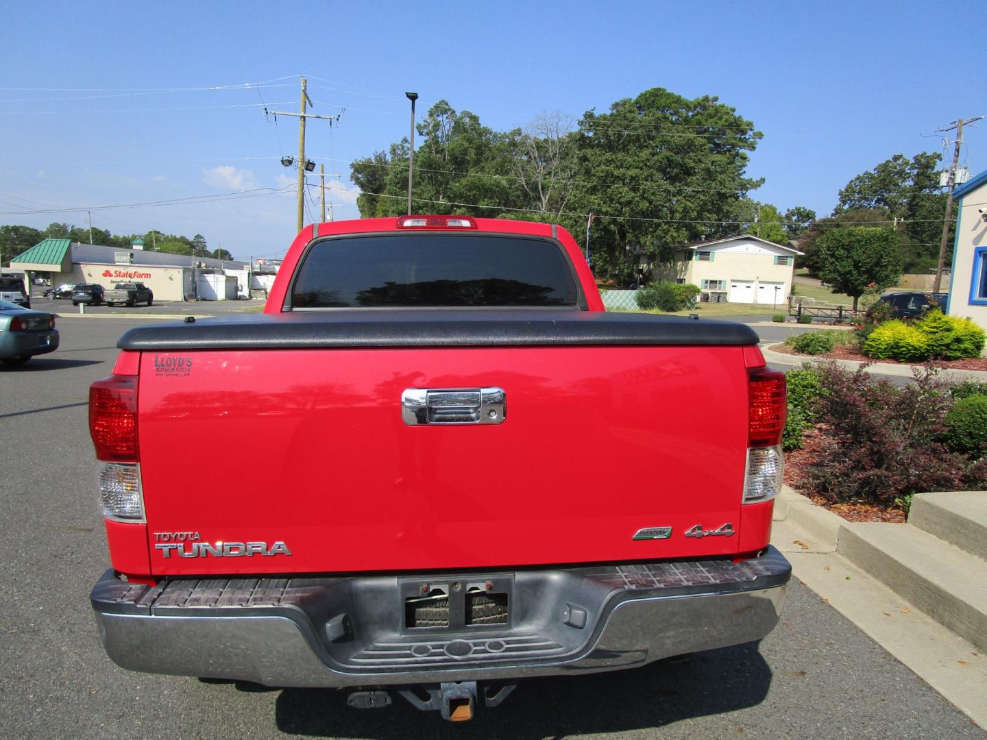 2013 RED Toyota Tundra Tundra-Grade CrewMax 5.7L FFV 4WD (5TFDW5F1XDX) with an 5.7L V8 DOHC 32V FFV engine, 6-Speed Automatic Overdrive transmission, located at 1814 Albert Pike Road, Hot Springs, AR, 71913, (501) 623-1717, 34.494228, -93.094070 - Photo#5