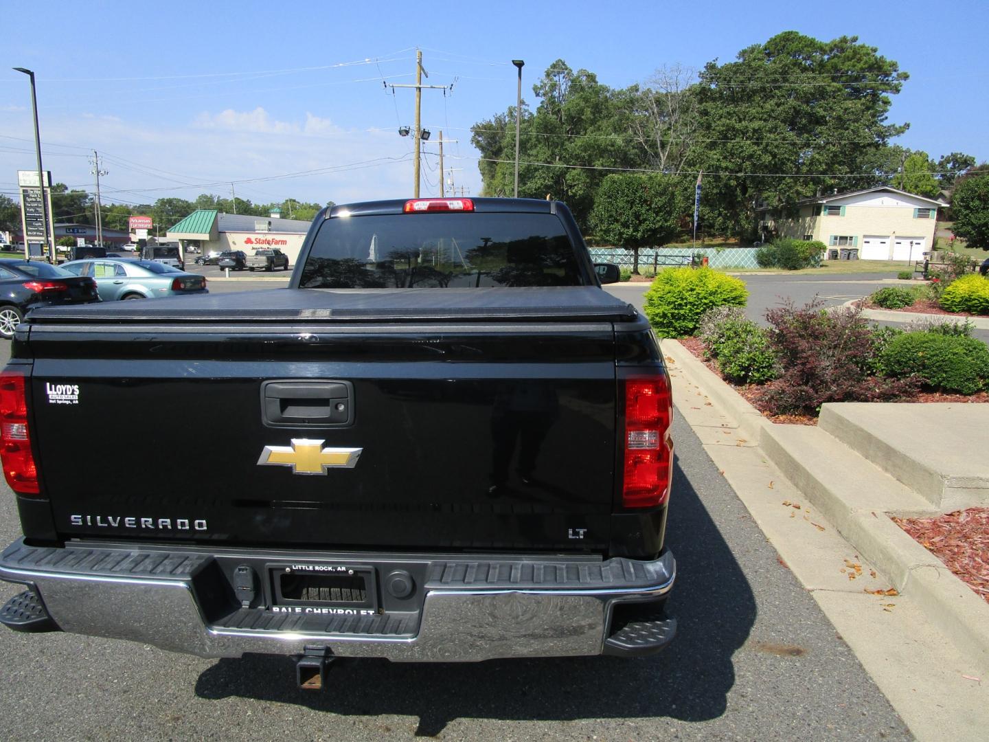 2016 BLACK /Black / Cloth Chevrolet Silverado 1500 LT Crew Cab 2WD (3GCPCREC5GG) with an 5.3L V8 OHV 16V engine, 6A transmission, located at 1814 Albert Pike Road, Hot Springs, AR, 71913, (501) 623-1717, 34.494228, -93.094070 - Photo#2