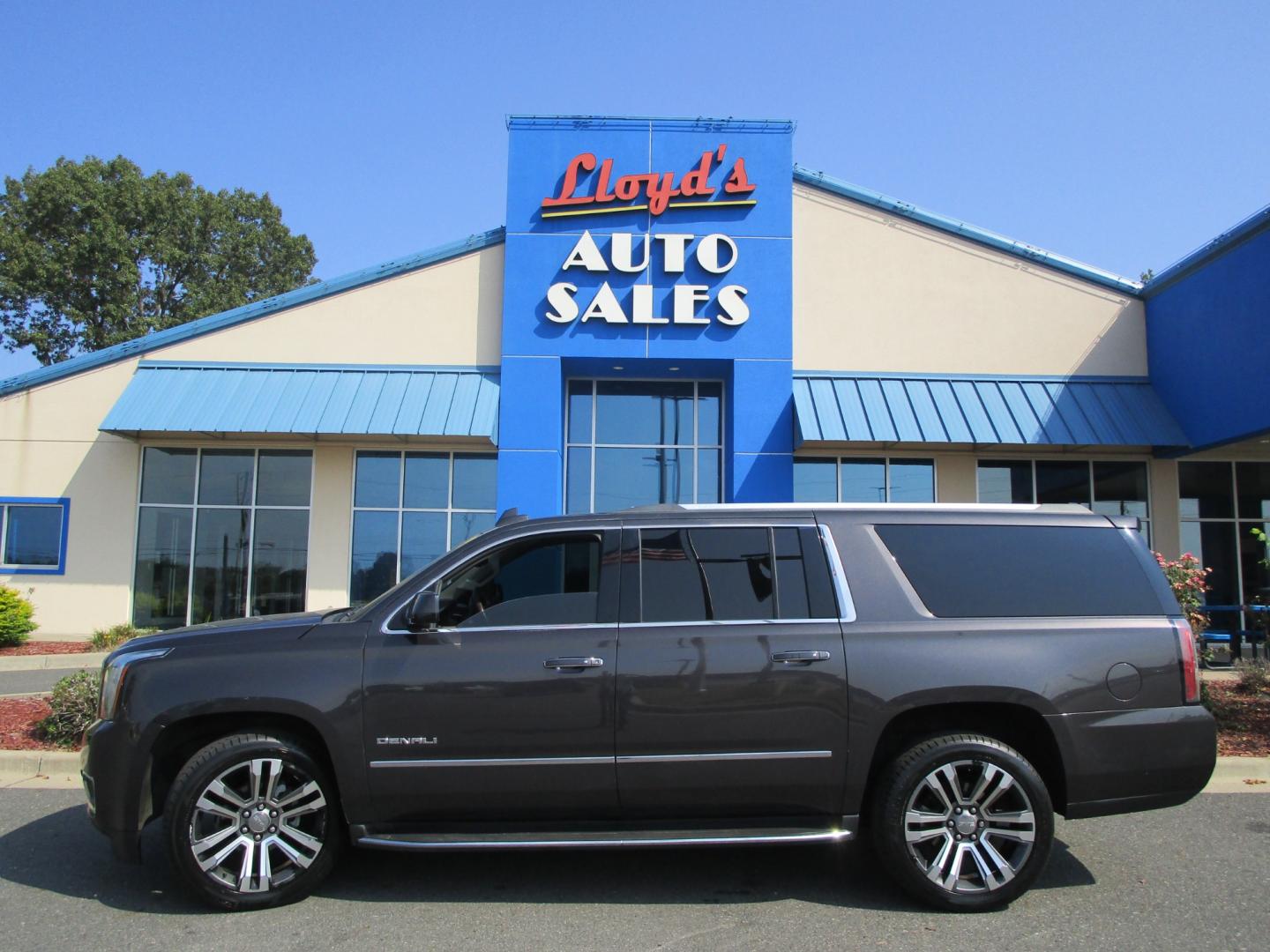 2017 BLACK /Gray / Leather GMC Yukon XL Denali 2WD (1GKS1HKJ8HR) with an 6.2L V8 OHV 16V engine, 6A transmission, located at 1814 Albert Pike Road, Hot Springs, AR, 71913, (501) 623-1717, 34.494228, -93.094070 - Photo#0