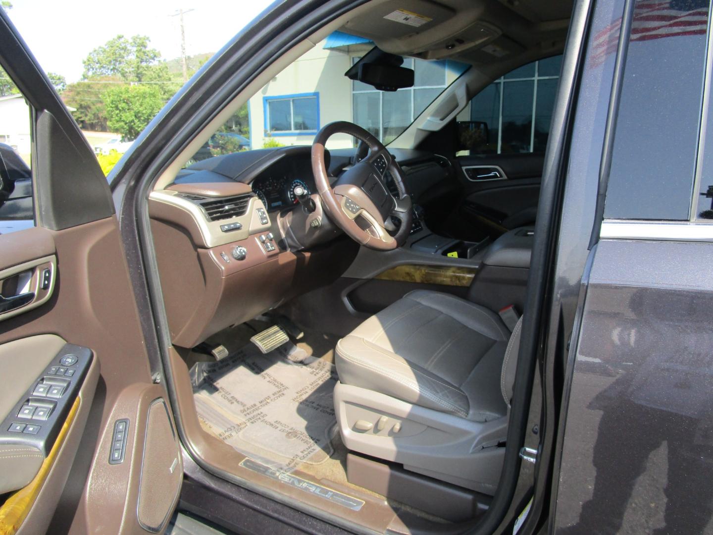 2017 BLACK /Gray / Leather GMC Yukon XL Denali 2WD (1GKS1HKJ8HR) with an 6.2L V8 OHV 16V engine, 6A transmission, located at 1814 Albert Pike Road, Hot Springs, AR, 71913, (501) 623-1717, 34.494228, -93.094070 - Photo#2