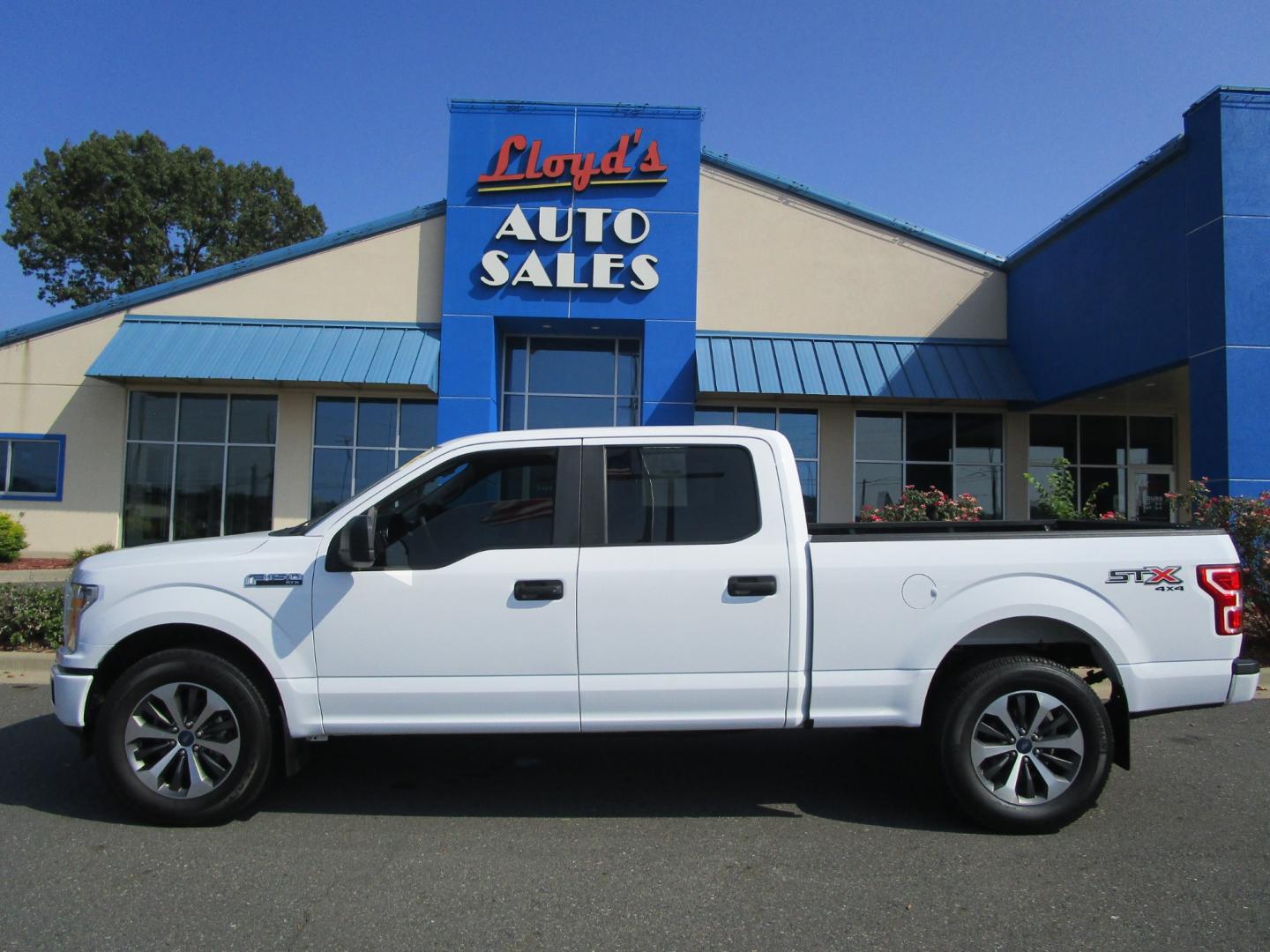 2019 WHITE /Gray / Cloth Ford F-150 XL SuperCrew 6.5-ft. Bed 4WD (1FTFW1E55KK) with an 5.0L V8 OHV 16V engine, 6A transmission, located at 1814 Albert Pike Road, Hot Springs, AR, 71913, (501) 623-1717, 34.494228, -93.094070 - ONE OWNER - Photo#0