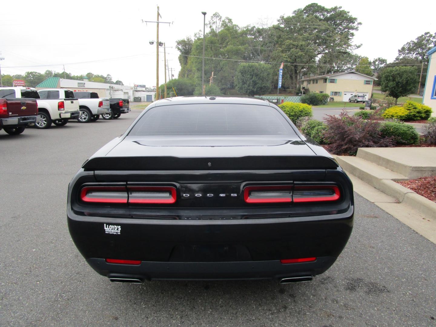 2015 Dodge Challenger R/T (2C3CDZAT1FH) with an 5.7L V8 OHV 16V engine, STANDARD transmission, located at 1814 Albert Pike Road, Hot Springs, AR, 71913, (501) 623-1717, 34.494228, -93.094070 - Photo#3