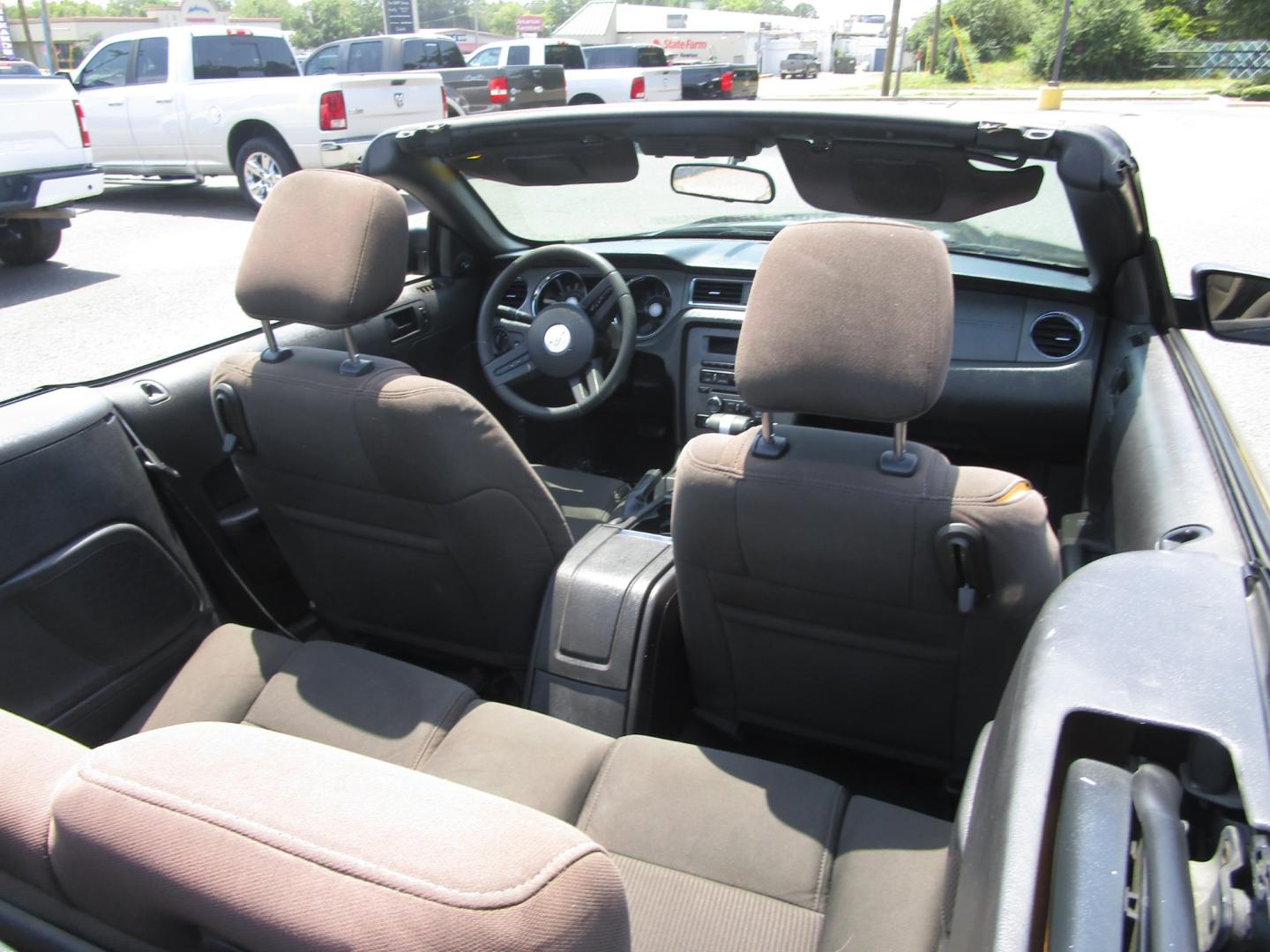 2010 BLACK /Black/Cloth Ford Mustang SPORT (1ZVBP8EN3A5) with an 4.0L V6 OHC 12V engine, 5 SPEED AUTOMATIC transmission, located at 1814 Albert Pike Road, Hot Springs, AR, 71913, (501) 623-1717, 34.494228, -93.094070 - Photo#4