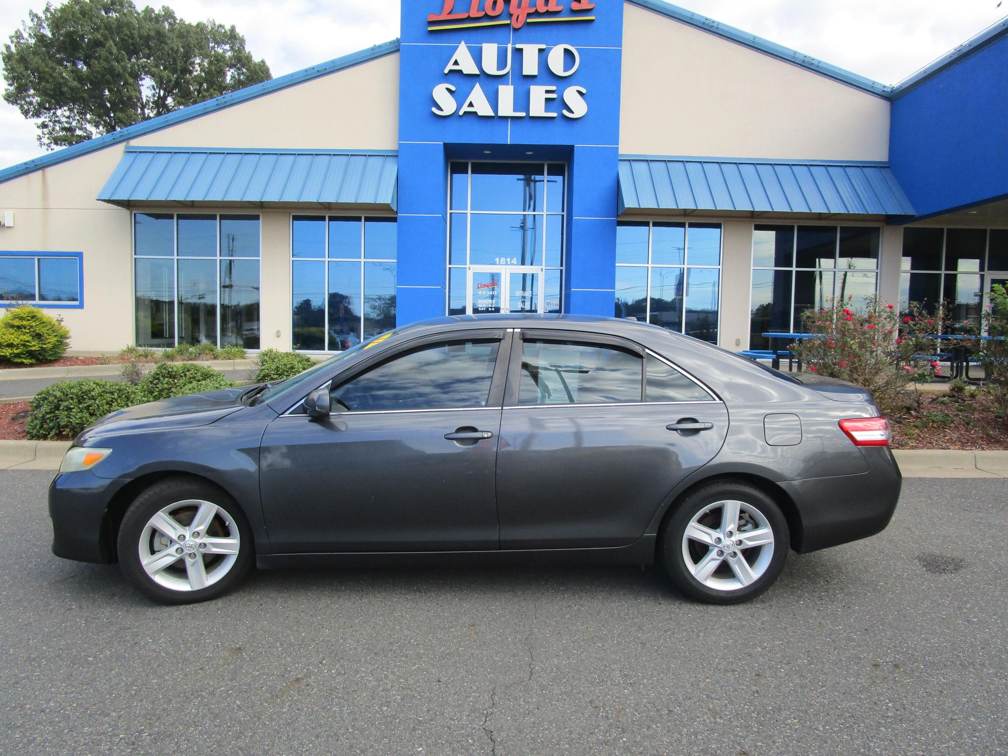 photo of 2011 Toyota Camry SE 6-Spd MT