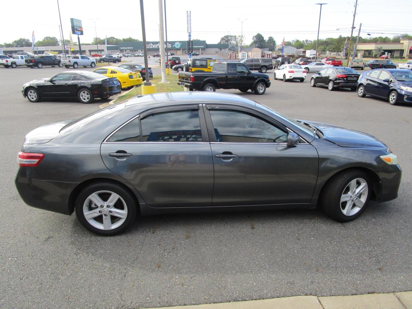 2011 Grey Toyota Camry SE 6-Spd MT (4T1BF3EK5BU) with an 2.5L L4 DOHC 16V engine, 6-Speed Manual transmission, located at 1814 Albert Pike Road, Hot Springs, AR, 71913, (501) 623-1717, 34.494228, -93.094070 - Photo#3