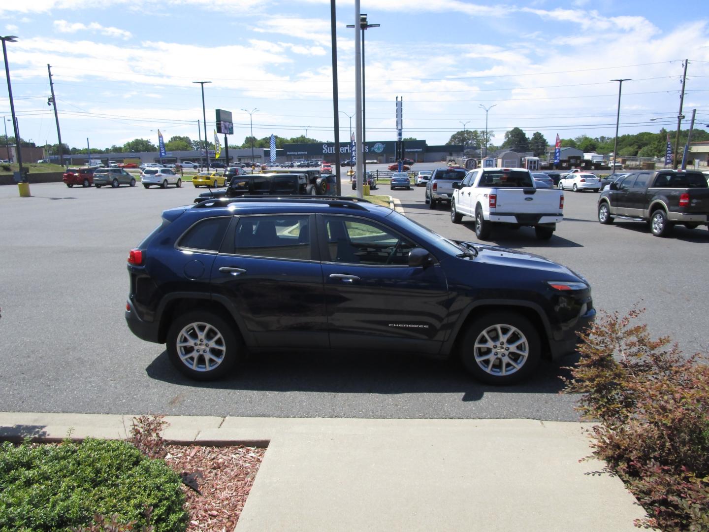 2015 Blue /Gray / Cloth Jeep Cherokee Sport FWD (1C4PJLAB2FW) with an 2.4L L4 DOHC 16V engine, 9-Speed Automatic transmission, located at 1814 Albert Pike Road, Hot Springs, AR, 71913, (501) 623-1717, 34.494228, -93.094070 - This 2015 Jeep Cherokee Sport is in great condition. FWD 2.4L 4 cylinder 16v engine 9 speed automatic. Standard features include: anti-lock 4-wheel disc brakes. Keyless entry with panic alarm. Electronic roll mitigation. All speed traction control. Brake stability control. Hill start assist. T - Photo#2