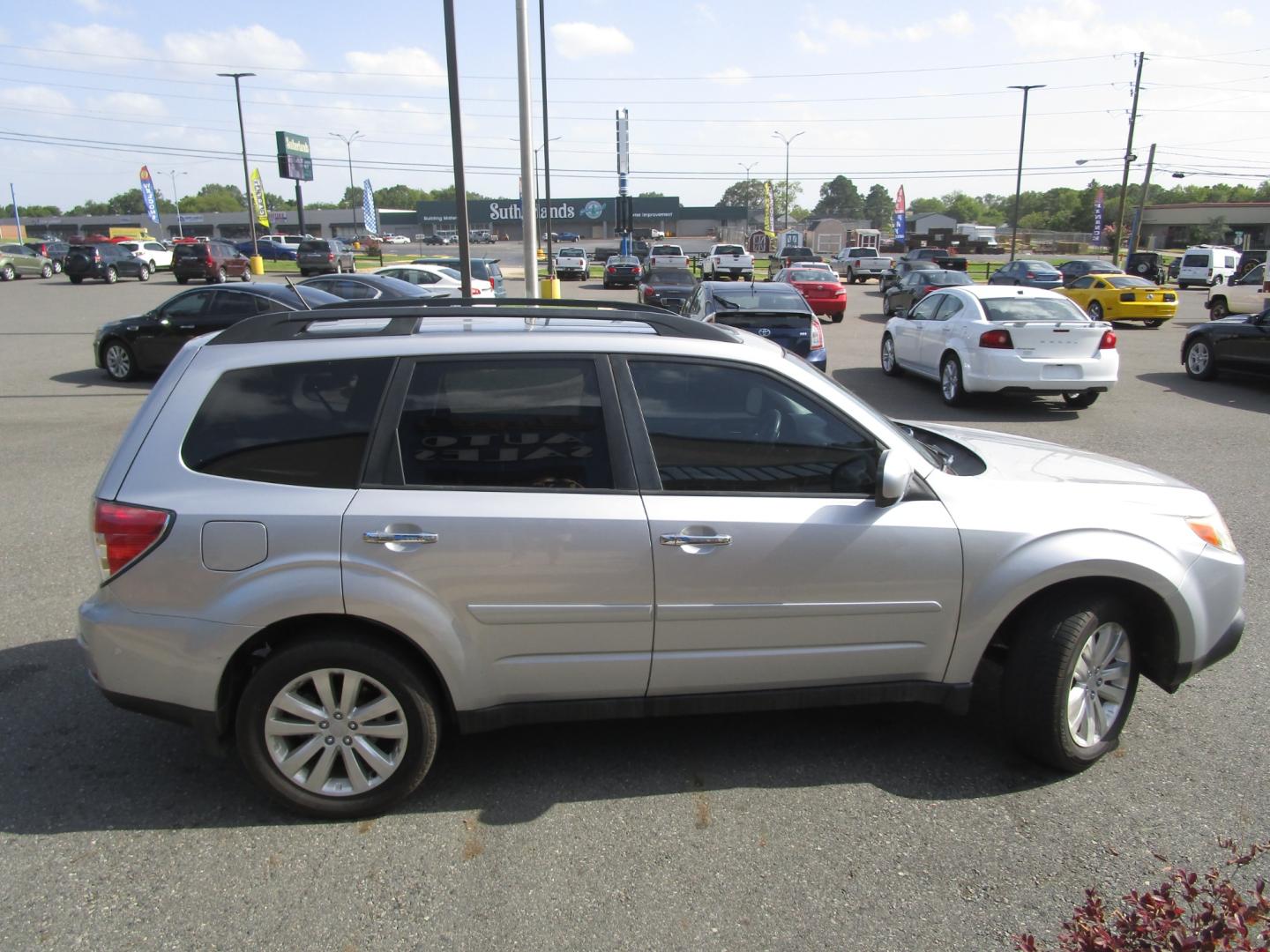 2013 SILVER /Black / Leather Subaru Forester 2.5X Limited (JF2SHAEC7DH) with an 2.5L H4 SOHC 16V engine, Continuously Variable Transmission transmission, located at 1814 Albert Pike Road, Hot Springs, AR, 71913, (501) 623-1717, 34.494228, -93.094070 - Photo#2