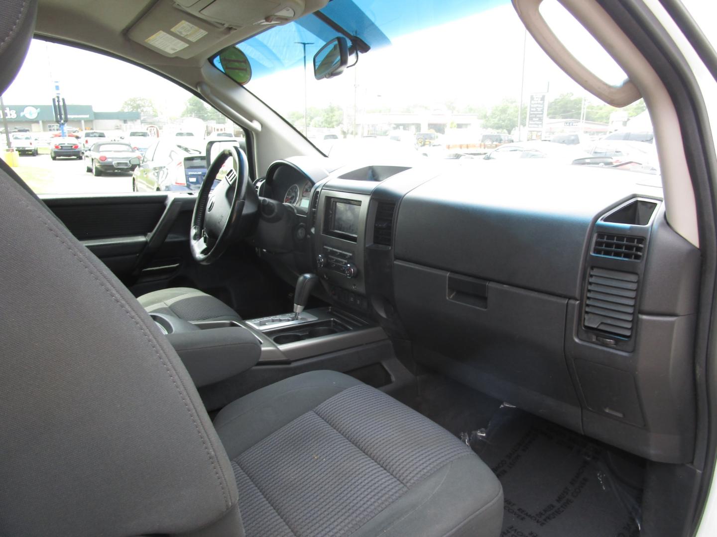 2011 WHITE /Black / Leather Nissan Titan (1N6BA0ED0BN) , located at 1814 Albert Pike Road, Hot Springs, AR, 71913, (501) 623-1717, 34.494228, -93.094070 - Photo#5