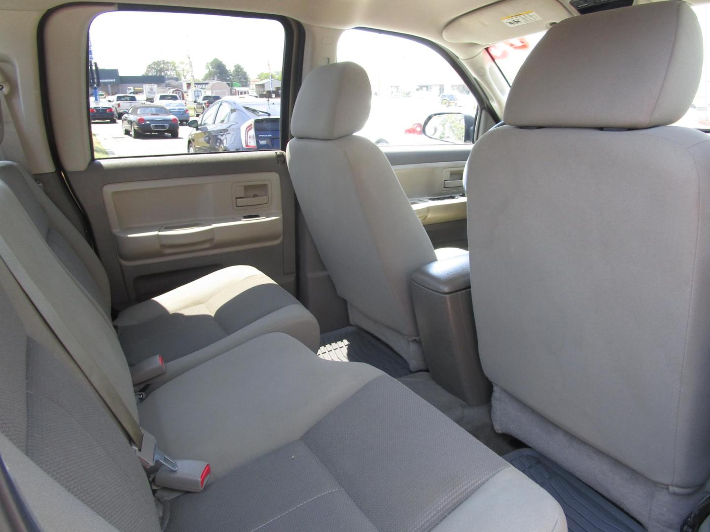 2006 GOLD /Tan / Cloth Dodge Dakota SLT Quad Cab 2WD (1D7HE48N16S) with an 4.7L V8 SOHC 16V engine, located at 1814 Albert Pike Road, Hot Springs, AR, 71913, (501) 623-1717, 34.494228, -93.094070 - 2006 Dodge Dakota SLT Quad Cab. 4.7L V8 F OHV. Rear Wheel Drive. - Photo#6