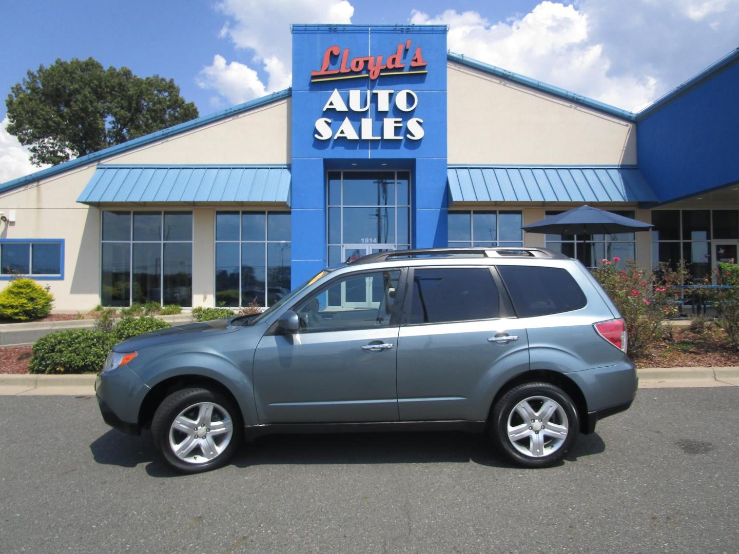 2010 Green /Gray / Cloth Subaru Forester 2.5X Premium (JF2SH6CC9AH) with an 2.5L H4 SOHC 16V engine, 4-Speed Automatic transmission, located at 1814 Albert Pike Road, Hot Springs, AR, 71913, (501) 623-1717, 34.494228, -93.094070 - One Owner. 2010 Subaru Forester is in great condition. Runs and drives great. It is a 4 door wagon. 2.5L H4 F SOHC 16V 4 Speed Automatic. Takes Gas. And is All Wheel Drivve. - Photo#0