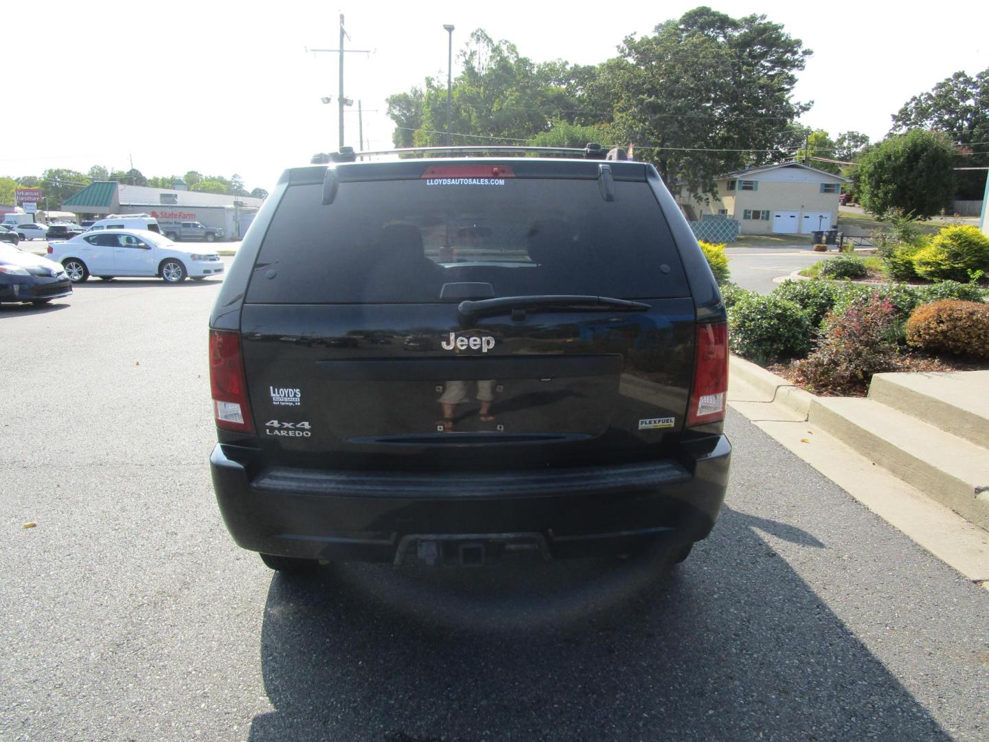 2008 BLACK Jeep Grand Cherokee Laredo 4WD (1J8HR48N18C) with an 4.7L V8 SOHC 16V engine, 5-Speed Automatic Overdrive transmission, located at 1814 Albert Pike Road, Hot Springs, AR, 71913, (501) 623-1717, 34.494228, -93.094070 - ONE OWNER!!! 2008 Jeep Grand Cherokee Laredo. 4 Door SUV 4.7L V8 F SOHC Gasoline Rear Wheel Drive 4X4 - Photo#3