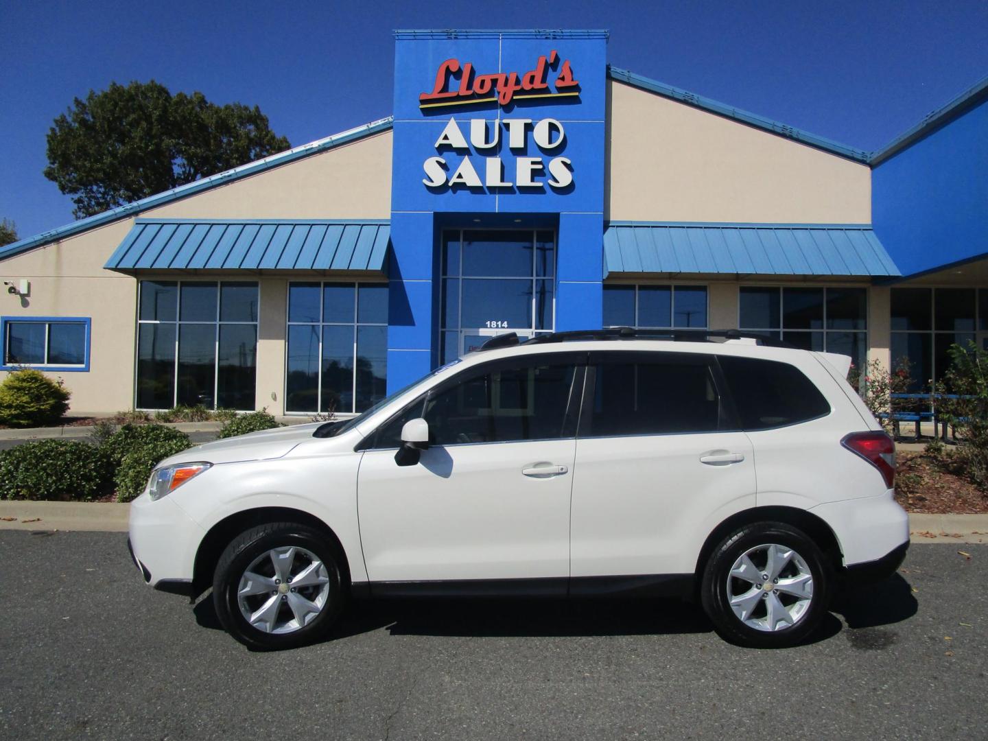 2016 WHITE /GRAY LEATHER Subaru Forester 2.5i Limited (JF2SJAHC7GH) with an 2.5L H4 SOHC 16V engine, CVT transmission, located at 1814 Albert Pike Road, Hot Springs, AR, 71913, (501) 623-1717, 34.494228, -93.094070 - ONE OWNER - Photo#0