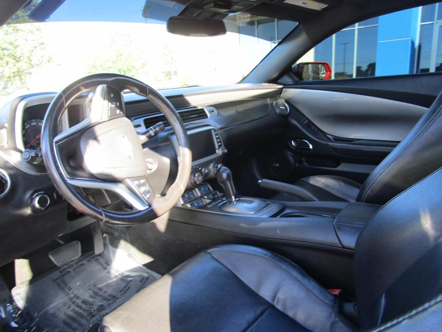 2013 RED /BLACK Chevrolet Camaro Coupe 2LT (2G1FC1E32D9) with an 3.6L V6 DOHC 24V FFV engine, 6-Speed Automatic transmission, located at 1814 Albert Pike Road, Hot Springs, AR, 71913, (501) 623-1717, 34.494228, -93.094070 - Photo#4