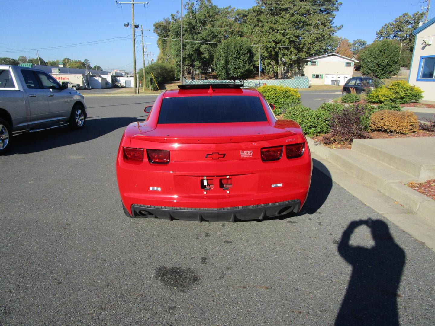 2013 RED /BLACK Chevrolet Camaro Coupe 2LT (2G1FC1E32D9) with an 3.6L V6 DOHC 24V FFV engine, 6-Speed Automatic transmission, located at 1814 Albert Pike Road, Hot Springs, AR, 71913, (501) 623-1717, 34.494228, -93.094070 - Photo#3