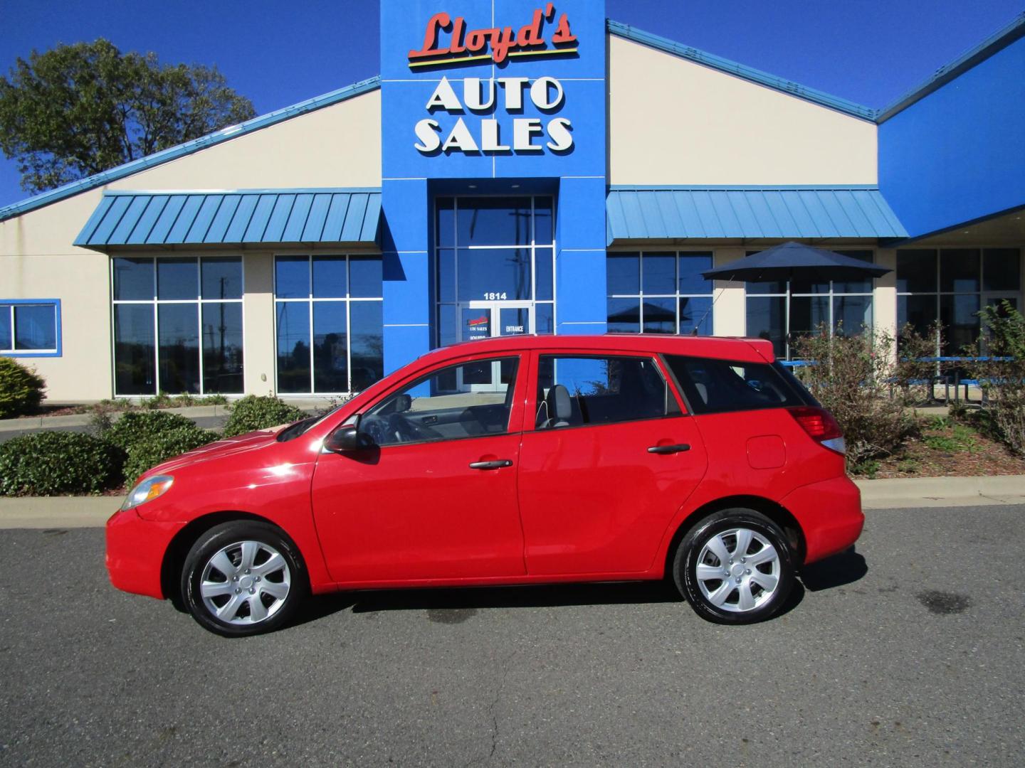 2004 RED Toyota Matrix 2WD (2T1KR32E94C) with an 1.8L L4 DOHC 16V engine, located at 1814 Albert Pike Road, Hot Springs, AR, 71913, (501) 623-1717, 34.494228, -93.094070 - Photo#0