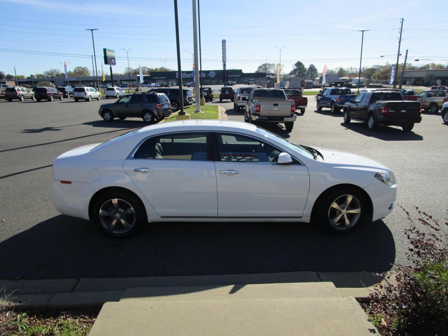 2012 WHITE Chevrolet Malibu 1LT (1G1ZC5EU4CF) with an 2.4L L4 DOHC 16V FFV engine, 6-Speed Automatic transmission, located at 1814 Albert Pike Road, Hot Springs, AR, 71913, (501) 623-1717, 34.494228, -93.094070 - Photo#2