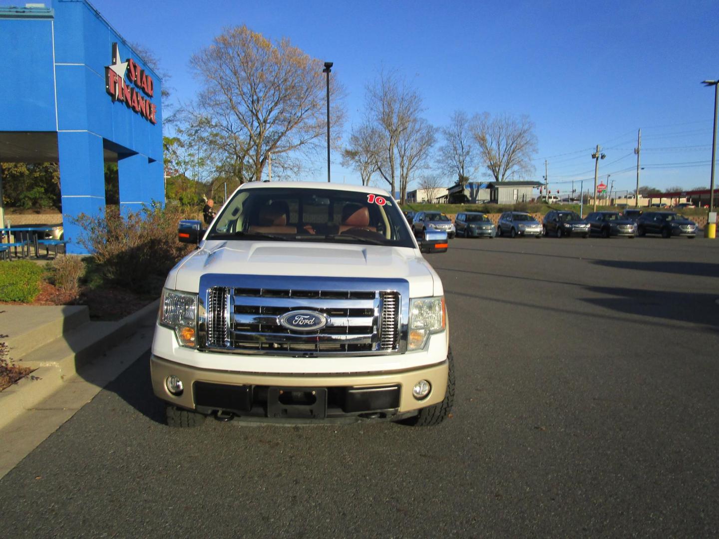 2010 WHITE Ford F-150 Lariat SuperCrew 5.5-ft. Bed 4WD (1FTFW1EV2AK) with an 5.4L V8 SOHC 24V FFV engine, 4-Speed Automatic transmission, located at 1814 Albert Pike Road, Hot Springs, AR, 71913, (501) 623-1717, 34.494228, -93.094070 - 2010 FORD F150 KING RANCH - Photo#1