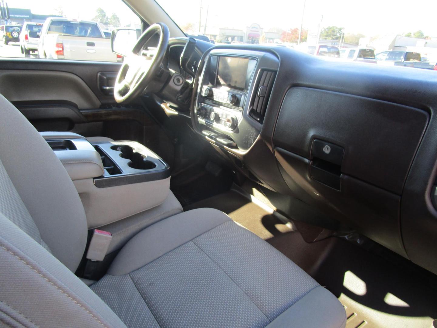 2014 Green Chevrolet Silverado 1500 1LT Double Cab 4WD (1GCVKREC1EZ) with an 5.3L V8 OHV 16V engine, 6-Speed Automatic transmission, located at 1814 Albert Pike Road, Hot Springs, AR, 71913, (501) 623-1717, 34.494228, -93.094070 - Photo#5