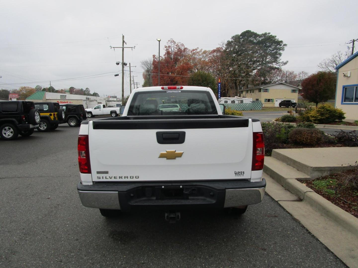 2012 WHITE /GREY Chevrolet Silverado 1500 Work Truck Ext. Cab 2WD (1GCRCPEA4CZ) with an 4.8L V8 OHV 16V engine, 4-Speed Automatic transmission, located at 1814 Albert Pike Road, Hot Springs, AR, 71913, (501) 623-1717, 34.494228, -93.094070 - Photo#5