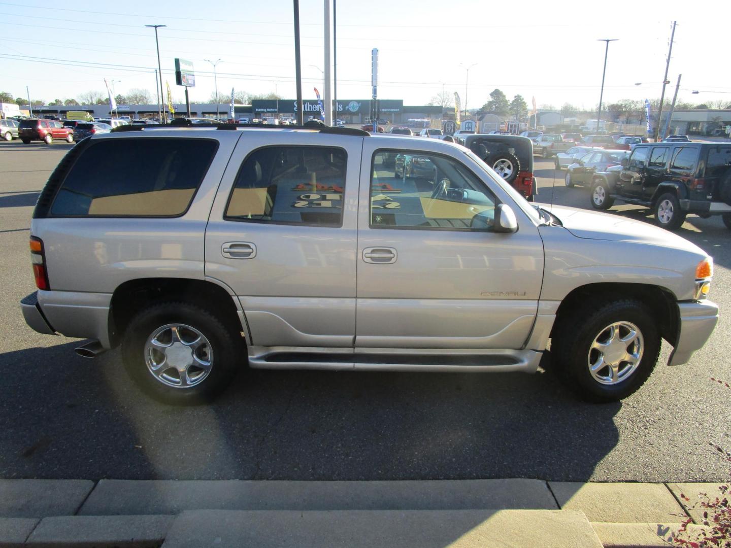 2004 GOLD /Tan / Leather GMC Yukon Denali Base (1GKEK63U74J) with an 6.0L V8 OHV 16V engine, 4-Speed Automatic Overdrive transmission, located at 1814 Albert Pike Road, Hot Springs, AR, 71913, (501) 623-1717, 34.494228, -93.094070 - 3RD ROW SEATING SUNROOF - Photo#2