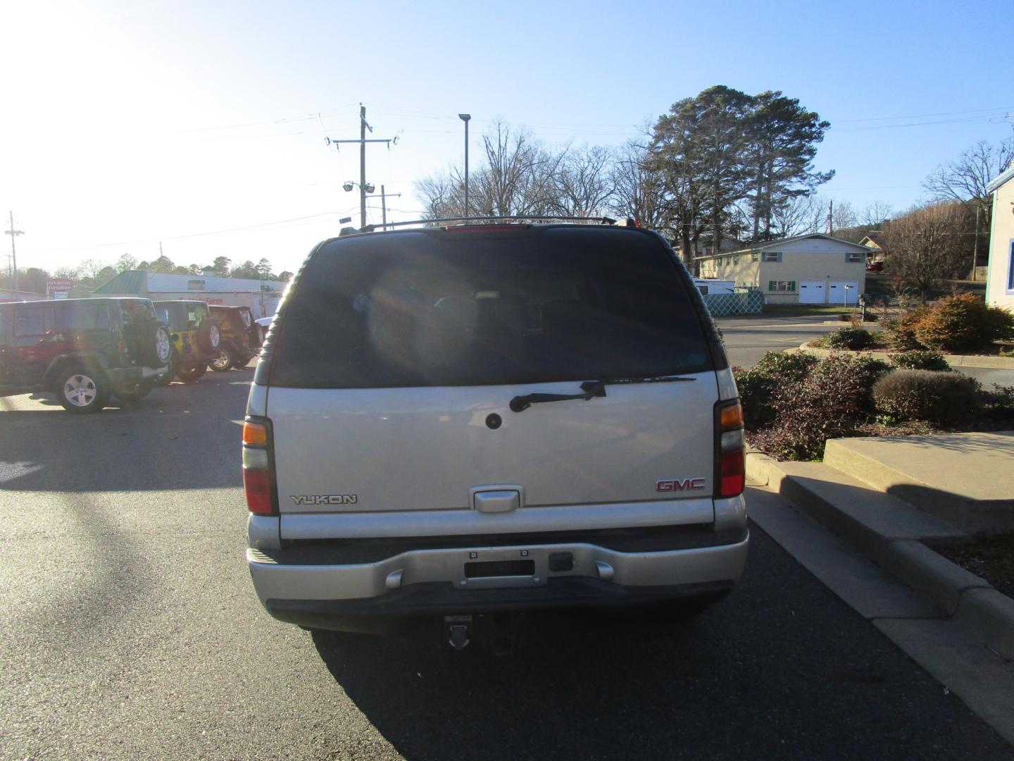 2004 GOLD /Tan / Leather GMC Yukon Denali Base (1GKEK63U74J) with an 6.0L V8 OHV 16V engine, 4-Speed Automatic Overdrive transmission, located at 1814 Albert Pike Road, Hot Springs, AR, 71913, (501) 623-1717, 34.494228, -93.094070 - 3RD ROW SEATING SUNROOF - Photo#3