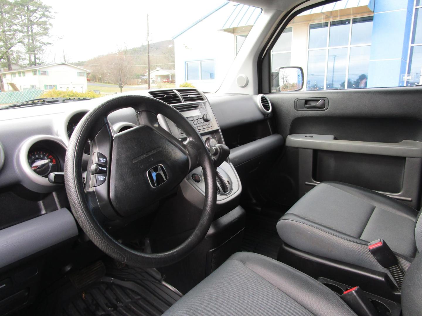 2003 SILVER /BLACK Honda Element EX 2WD (5J6YH18503L) with an 2.4L L4 DOHC 16V engine, Automatic CVT transmission, located at 1814 Albert Pike Road, Hot Springs, AR, 71913, (501) 623-1717, 34.494228, -93.094070 - Photo#4